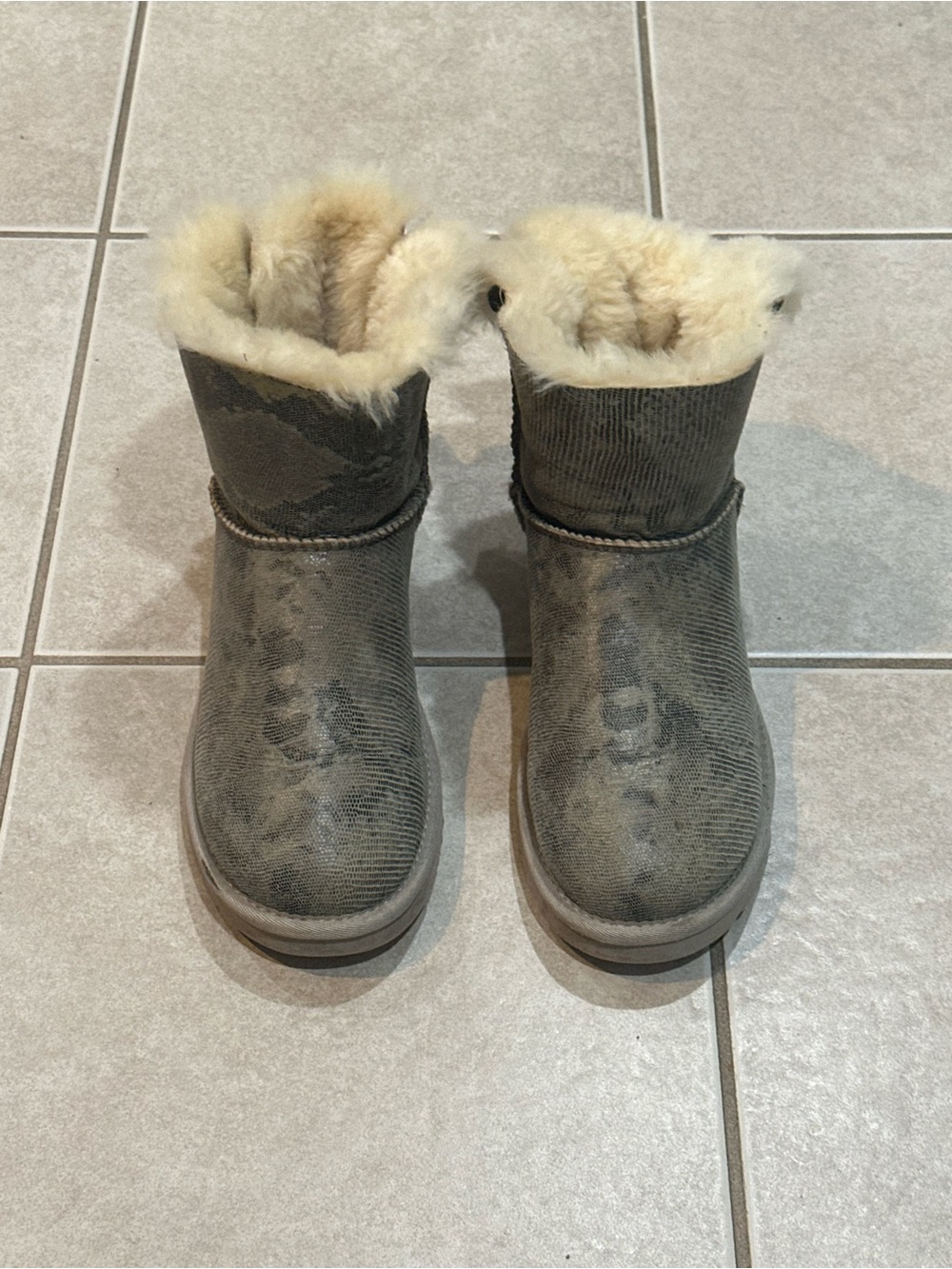 UGG Short Shearling Cuff Boots - Gray